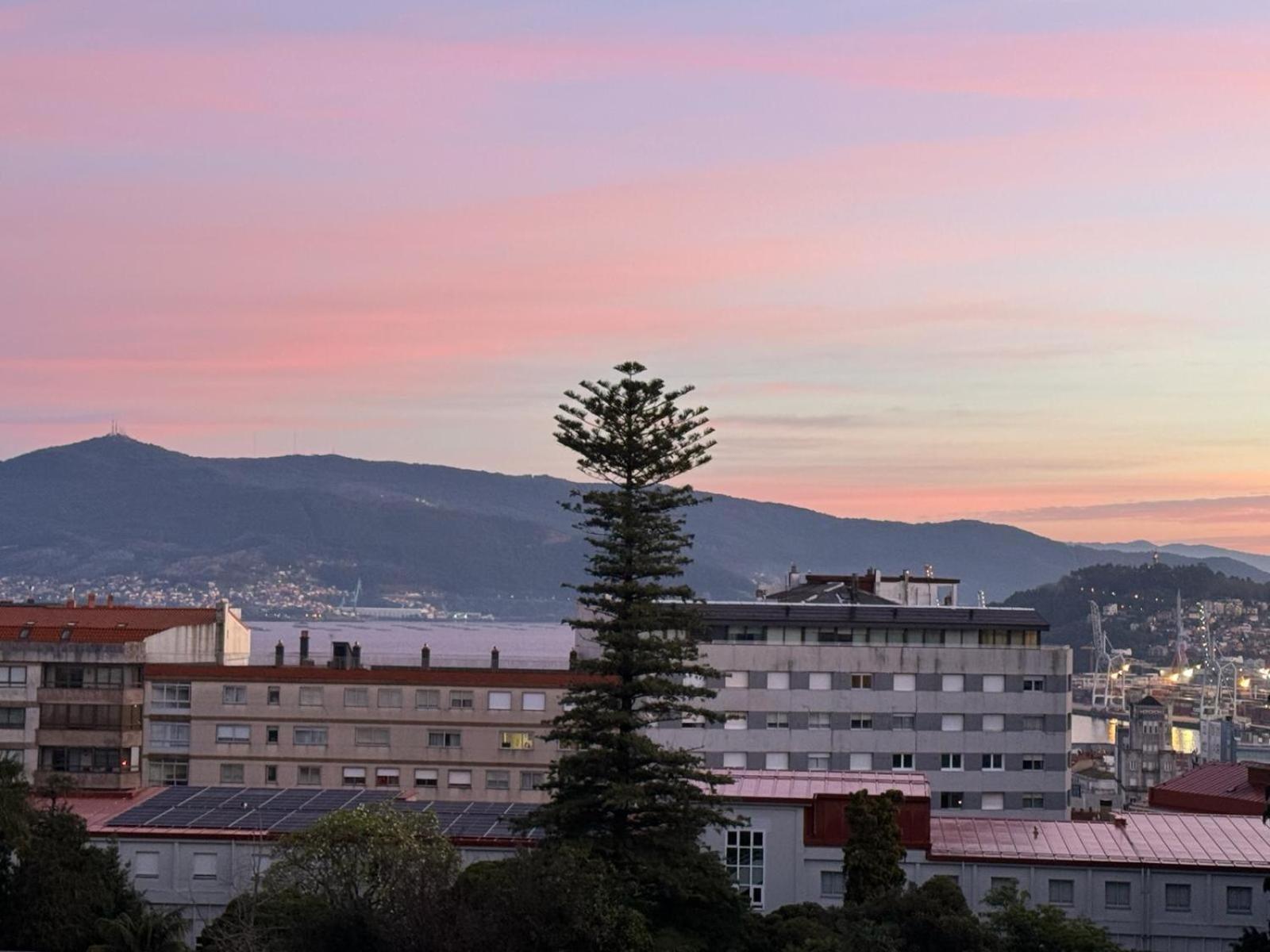 Moderno Apartamento Con Vistas A La Ria De Vigo Zewnętrze zdjęcie